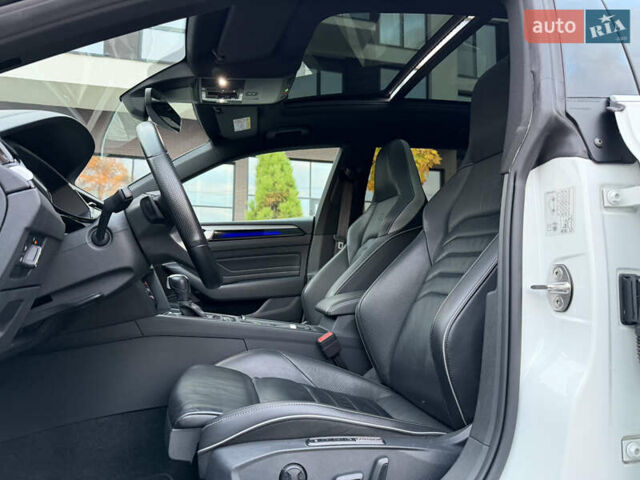 Белый Фольксваген Arteon, объемом двигателя 2 л и пробегом 93 тыс. км за 41500 $, фото 33 на Automoto.ua