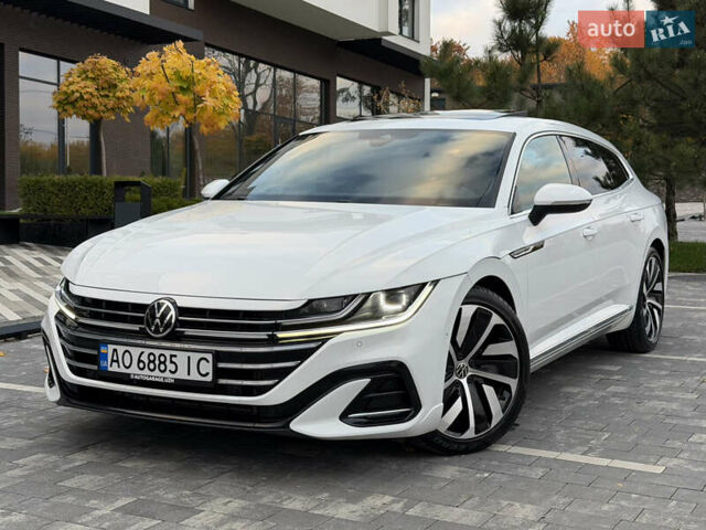 Белый Фольксваген Arteon, объемом двигателя 2 л и пробегом 93 тыс. км за 41500 $, фото 1 на Automoto.ua