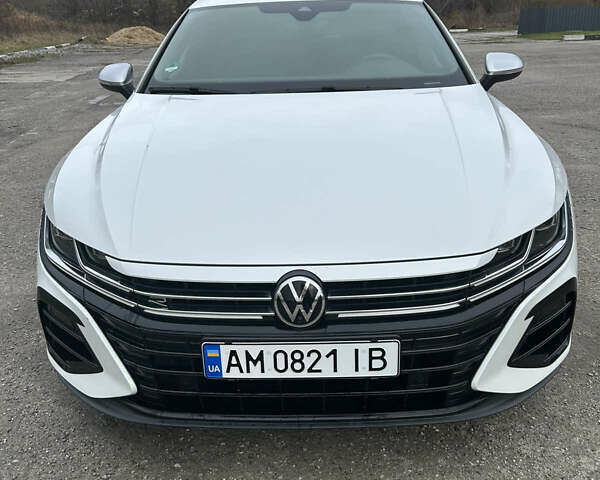 Белый Фольксваген Arteon, объемом двигателя 1.98 л и пробегом 28 тыс. км за 52000 $, фото 3 на Automoto.ua