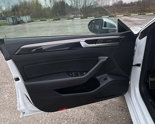 Белый Фольксваген Arteon, объемом двигателя 1.98 л и пробегом 28 тыс. км за 52000 $, фото 15 на Automoto.ua