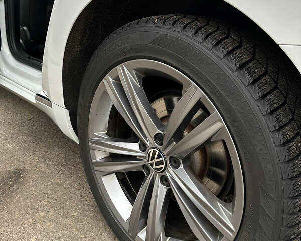 Белый Фольксваген Arteon, объемом двигателя 2 л и пробегом 90 тыс. км за 37600 $, фото 6 на Automoto.ua