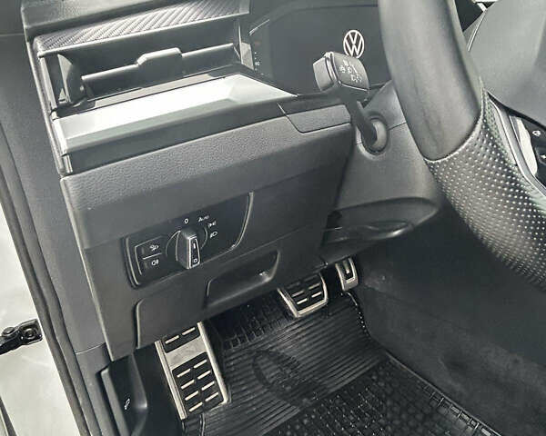Белый Фольксваген Arteon, объемом двигателя 1.98 л и пробегом 28 тыс. км за 52000 $, фото 14 на Automoto.ua