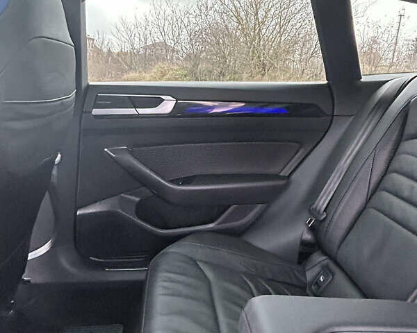 Белый Фольксваген Arteon, объемом двигателя 1.98 л и пробегом 28 тыс. км за 52000 $, фото 20 на Automoto.ua