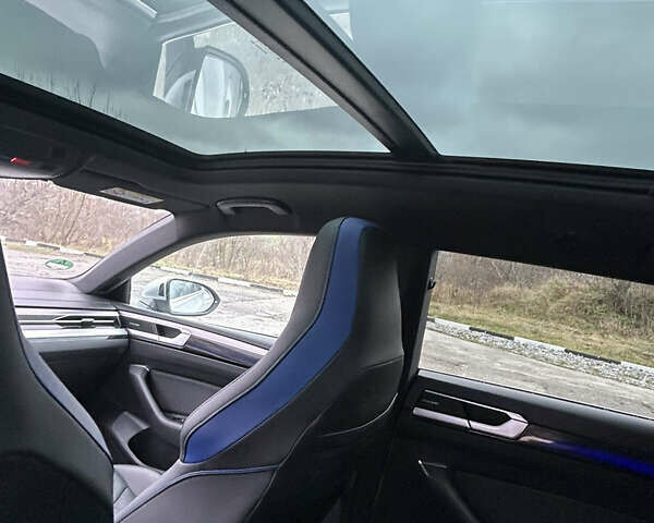 Белый Фольксваген Arteon, объемом двигателя 1.98 л и пробегом 28 тыс. км за 52000 $, фото 23 на Automoto.ua