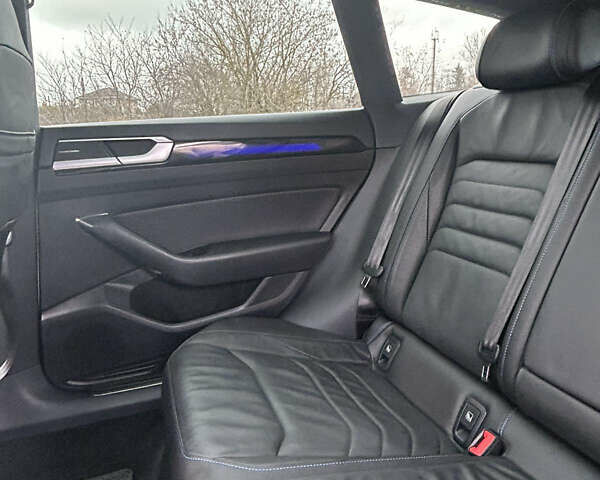 Белый Фольксваген Arteon, объемом двигателя 1.98 л и пробегом 28 тыс. км за 52000 $, фото 18 на Automoto.ua