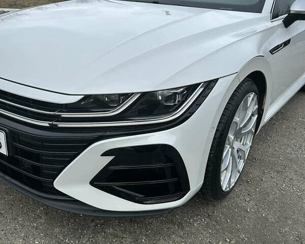Белый Фольксваген Arteon, объемом двигателя 1.98 л и пробегом 28 тыс. км за 52000 $, фото 4 на Automoto.ua