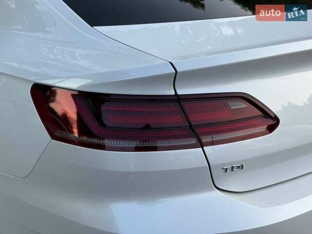 Белый Фольксваген Arteon, объемом двигателя 2 л и пробегом 229 тыс. км за 22000 $, фото 19 на Automoto.ua