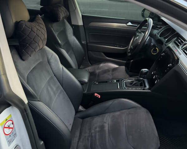 Белый Фольксваген Arteon, объемом двигателя 1.97 л и пробегом 160 тыс. км за 27000 $, фото 46 на Automoto.ua