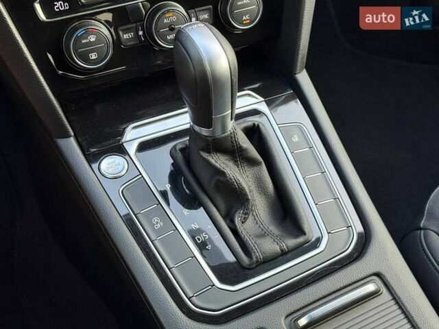 Белый Фольксваген Arteon, объемом двигателя 2 л и пробегом 229 тыс. км за 22000 $, фото 43 на Automoto.ua