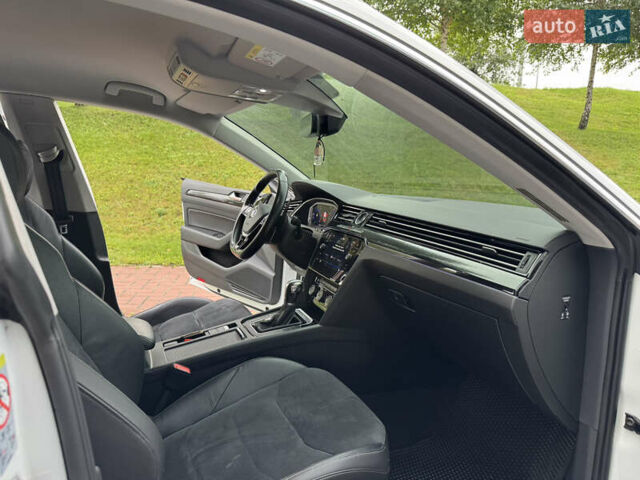 Белый Фольксваген Arteon, объемом двигателя 2 л и пробегом 206 тыс. км за 24500 $, фото 28 на Automoto.ua