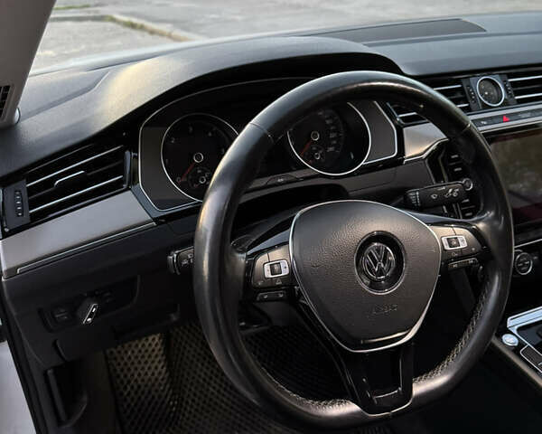 Белый Фольксваген Arteon, объемом двигателя 1.97 л и пробегом 160 тыс. км за 27000 $, фото 29 на Automoto.ua