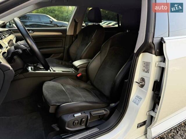 Белый Фольксваген Arteon, объемом двигателя 2 л и пробегом 229 тыс. км за 22000 $, фото 28 на Automoto.ua