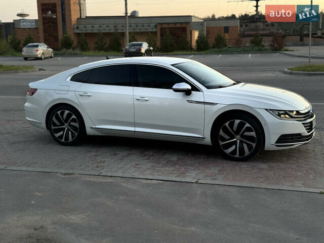 Белый Фольксваген Arteon, объемом двигателя 1.97 л и пробегом 160 тыс. км за 27000 $, фото 3 на Automoto.ua