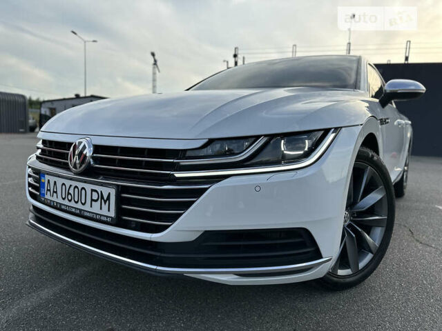 Білий Фольксваген Arteon, об'ємом двигуна 2 л та пробігом 223 тис. км за 27500 $, фото 4 на Automoto.ua