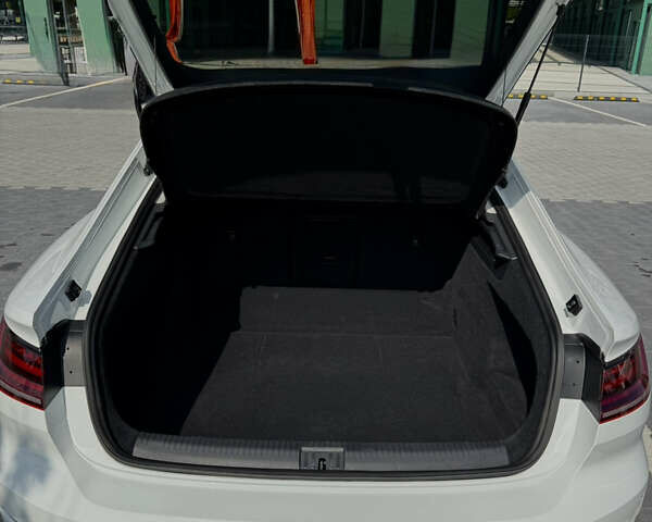 Фольксваген Arteon 2017 в Киеве на Automoto.ua Белый Фольксваген Arteon, объемом двигателя 1.97 л и пробегом 212 тыс. км за 24000 $, фото 25 на Automoto.ua