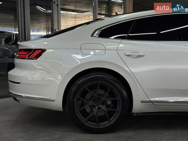 Фольксваген Arteon 2017 в Одессе на Automoto.ua Белый Фольксваген Arteon, объемом двигателя 1.98 л и пробегом 81 тыс. км за 31900 $, фото 17 на Automoto.ua