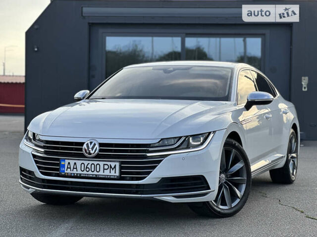 Белый Фольксваген Arteon, объемом двигателя 2 л и пробегом 223 тыс. км за 27500 $, фото 2 на Automoto.ua