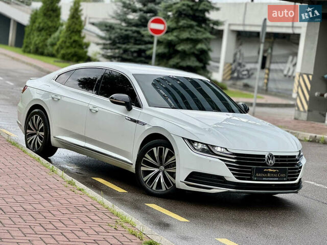 Белый Фольксваген Arteon, объемом двигателя 2 л и пробегом 206 тыс. км за 24500 $, фото 2 на Automoto.ua