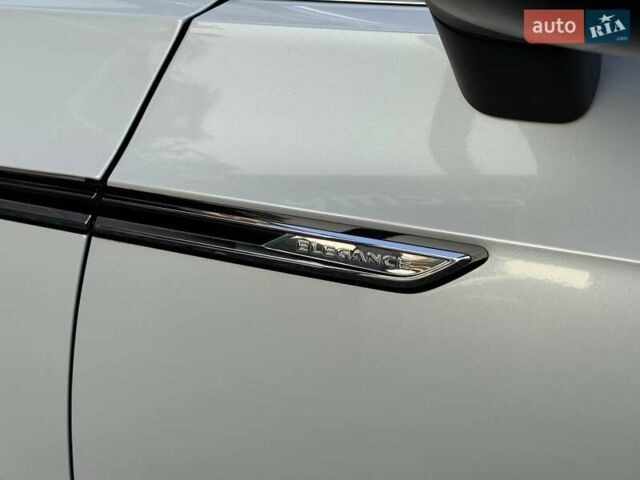 Белый Фольксваген Arteon, объемом двигателя 2 л и пробегом 229 тыс. км за 22000 $, фото 24 на Automoto.ua