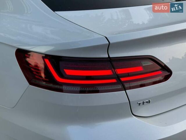 Белый Фольксваген Arteon, объемом двигателя 2 л и пробегом 229 тыс. км за 22000 $, фото 20 на Automoto.ua