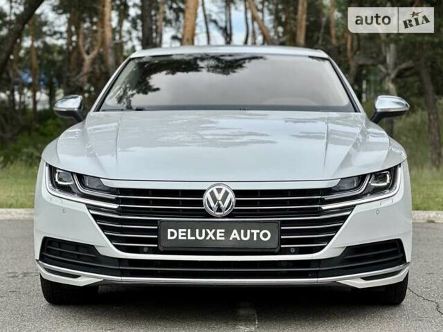 Белый Фольксваген Arteon, объемом двигателя 1.98 л и пробегом 223 тыс. км за 26900 $, фото 2 на Automoto.ua