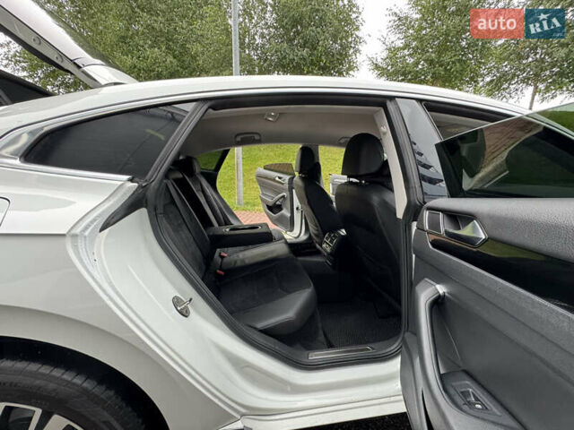Белый Фольксваген Arteon, объемом двигателя 2 л и пробегом 206 тыс. км за 24500 $, фото 30 на Automoto.ua