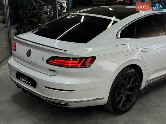 Фольксваген Arteon 2017 в Одессе на Automoto.ua Белый Фольксваген Arteon, объемом двигателя 1.98 л и пробегом 81 тыс. км за 31900 $, фото 15 на Automoto.ua