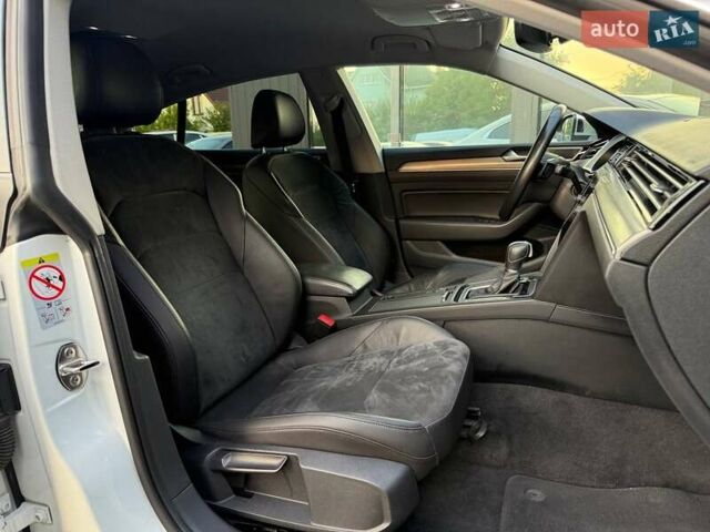 Белый Фольксваген Arteon, объемом двигателя 2 л и пробегом 229 тыс. км за 22000 $, фото 32 на Automoto.ua