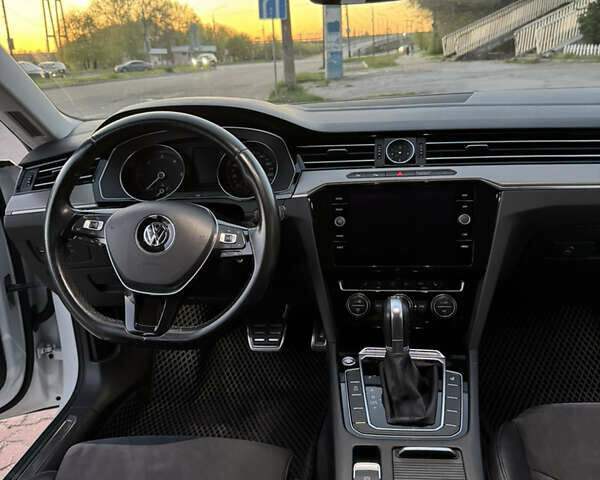 Белый Фольксваген Arteon, объемом двигателя 1.97 л и пробегом 160 тыс. км за 27000 $, фото 25 на Automoto.ua