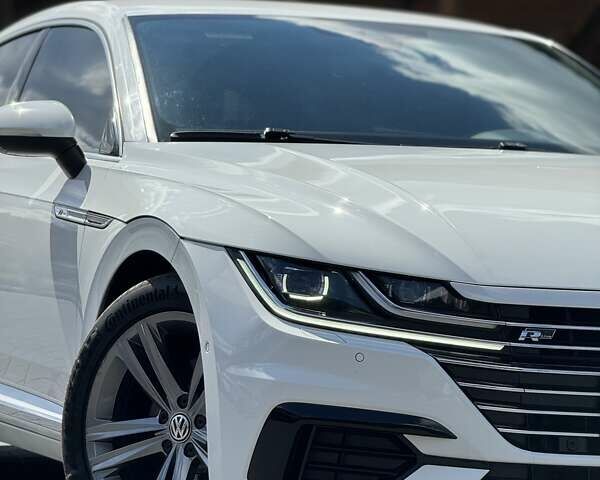 Белый Фольксваген Arteon, объемом двигателя 2 л и пробегом 249 тыс. км за 26900 $, фото 27 на Automoto.ua