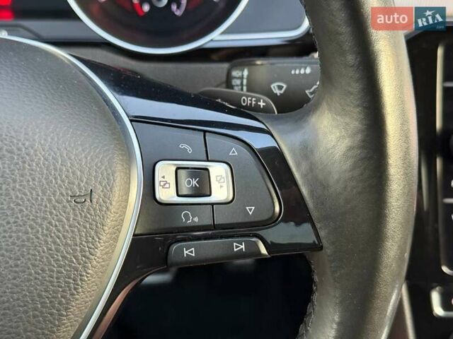 Белый Фольксваген Arteon, объемом двигателя 2 л и пробегом 229 тыс. км за 22000 $, фото 38 на Automoto.ua