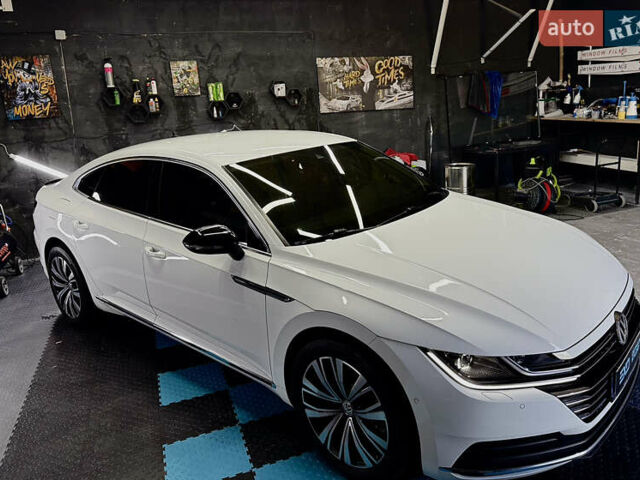 Фольксваген Arteon 2017 в Киеве на Automoto.ua Белый Фольксваген Arteon, объемом двигателя 1.97 л и пробегом 212 тыс. км за 24000 $, фото 7 на Automoto.ua