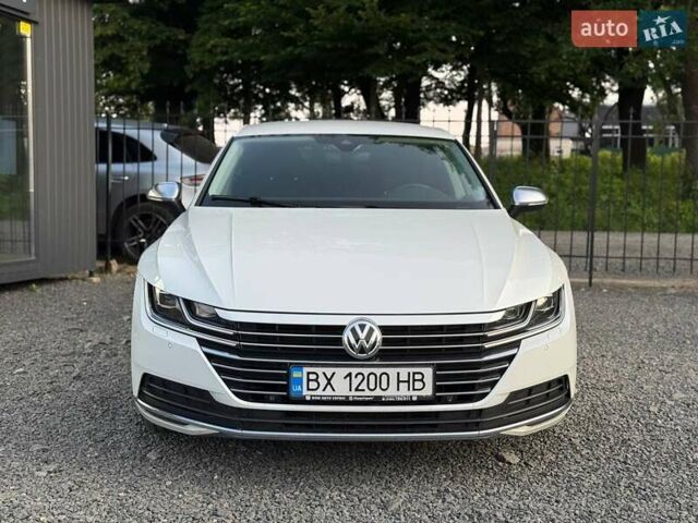 Белый Фольксваген Arteon, объемом двигателя 2 л и пробегом 229 тыс. км за 22000 $, фото 5 на Automoto.ua