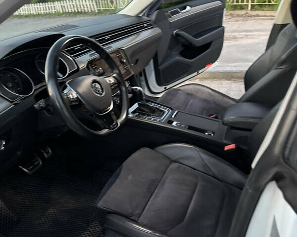 Белый Фольксваген Arteon, объемом двигателя 1.97 л и пробегом 160 тыс. км за 27000 $, фото 30 на Automoto.ua