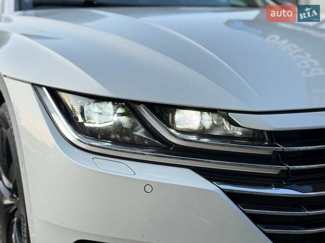 Белый Фольксваген Arteon, объемом двигателя 2 л и пробегом 229 тыс. км за 22000 $, фото 18 на Automoto.ua