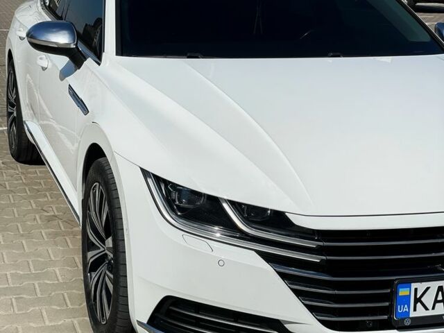 Белый Фольксваген Arteon, объемом двигателя 2 л и пробегом 185 тыс. км за 26500 $, фото 2 на Automoto.ua