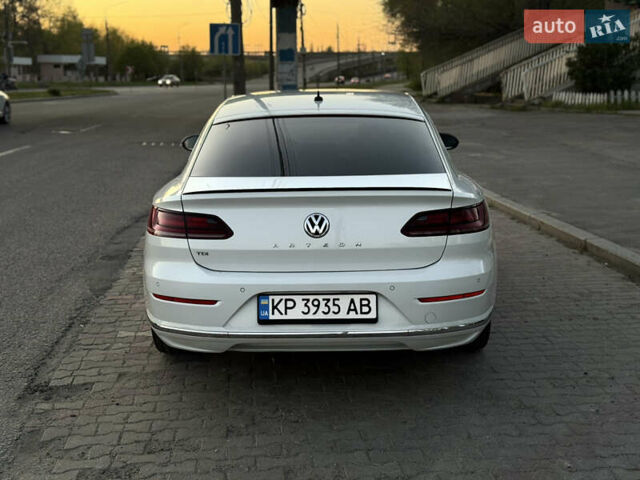 Белый Фольксваген Arteon, объемом двигателя 1.97 л и пробегом 160 тыс. км за 27000 $, фото 4 на Automoto.ua