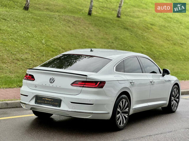 Белый Фольксваген Arteon, объемом двигателя 2 л и пробегом 206 тыс. км за 24500 $, фото 13 на Automoto.ua