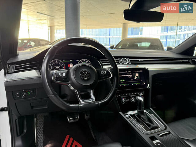 Фольксваген Arteon 2017 в Одессе на Automoto.ua Белый Фольксваген Arteon, объемом двигателя 1.98 л и пробегом 81 тыс. км за 31900 $, фото 27 на Automoto.ua
