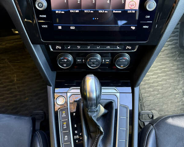 Фольксваген Arteon 2017 в Тернополе на Automoto.ua Белый Фольксваген Arteon, объемом двигателя 1.98 л и пробегом 164 тыс. км за 24800 $, фото 13 на Automoto.ua