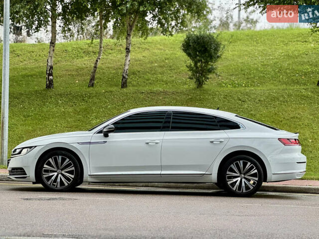 Белый Фольксваген Arteon, объемом двигателя 2 л и пробегом 206 тыс. км за 24500 $, фото 4 на Automoto.ua