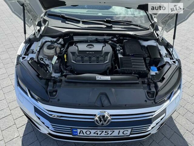 Белый Фольксваген Arteon, объемом двигателя 2 л и пробегом 249 тыс. км за 26900 $, фото 40 на Automoto.ua