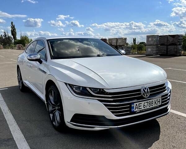 Белый Фольксваген Arteon, объемом двигателя 1.98 л и пробегом 85 тыс. км за 30000 $, фото 1 на Automoto.ua