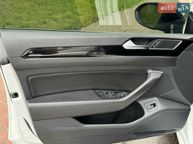 Белый Фольксваген Arteon, объемом двигателя 2 л и пробегом 206 тыс. км за 24500 $, фото 25 на Automoto.ua