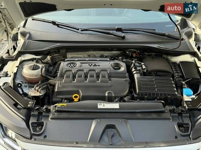 Белый Фольксваген Arteon, объемом двигателя 2 л и пробегом 229 тыс. км за 22000 $, фото 58 на Automoto.ua