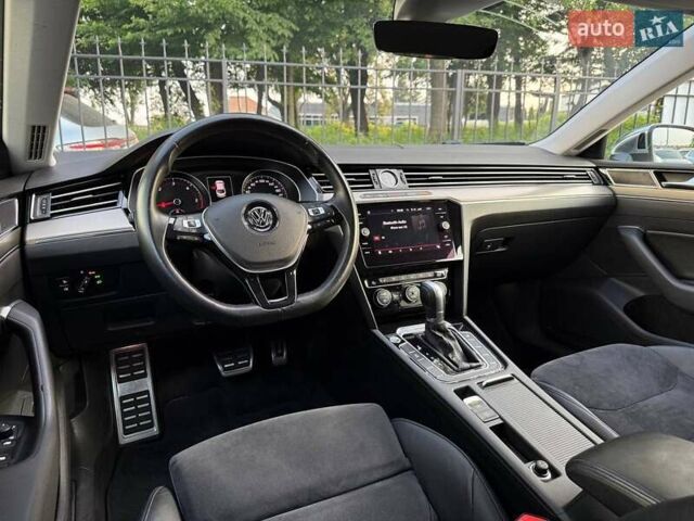 Белый Фольксваген Arteon, объемом двигателя 2 л и пробегом 229 тыс. км за 22000 $, фото 33 на Automoto.ua