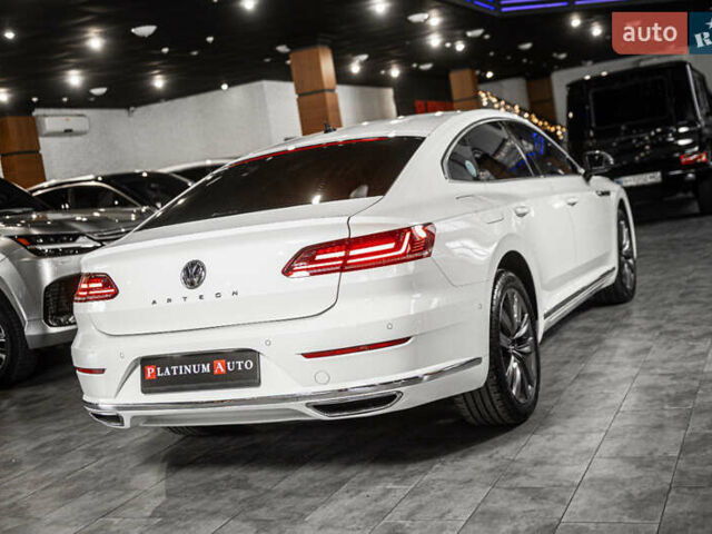 Белый Фольксваген Arteon, объемом двигателя 2 л и пробегом 63 тыс. км за 27900 $, фото 3 на Automoto.ua