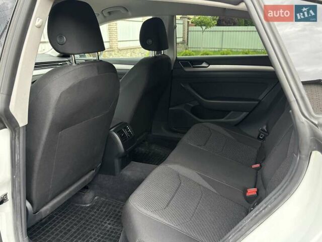 Белый Фольксваген Arteon, объемом двигателя 1.5 л и пробегом 66 тыс. км за 23499 $, фото 28 на Automoto.ua