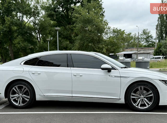 Белый Фольксваген Arteon, объемом двигателя 2 л и пробегом 235 тыс. км за 25777 $, фото 3 на Automoto.ua
