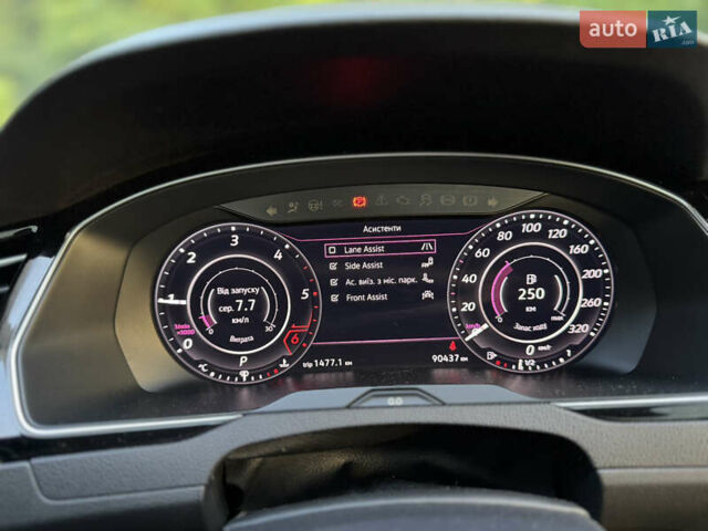 Белый Фольксваген Arteon, объемом двигателя 2 л и пробегом 90 тыс. км за 26499 $, фото 49 на Automoto.ua
